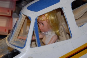 3.budouci-pilotka-si-vyzkousela-svuj-kokpit.jpg